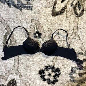 VS 32B Black/Gold Bra